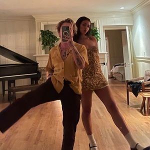 THE DEVON
in 70s Floral